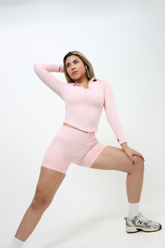 Light Rose jacket and shorts in movement